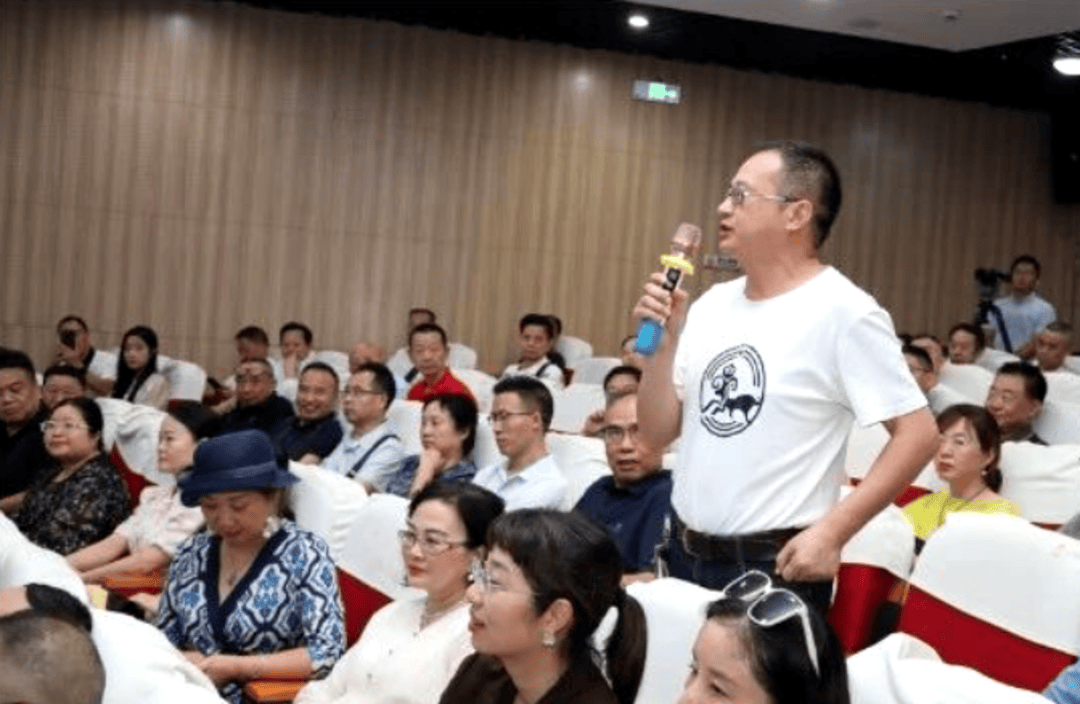 第九届鲁迅文学奖获得者罗伟章 回四川达州开展专题授课