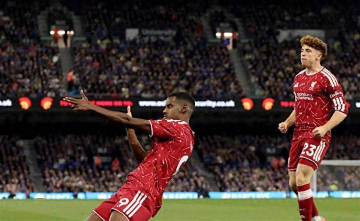 原创
            利物浦2-0大胜，最大功臣竟不是加克波！谁是幕后英雄？真相惊人！