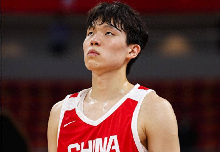 中国男篮vs哈萨克斯坦前瞻：杨瀚森缺席 胡明轩率队开门红几无悬念