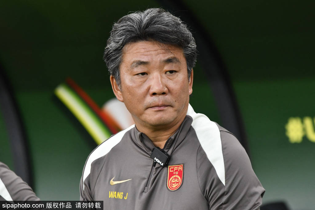 戴伟浚：U23国足逆转朝鲜，超龄球员展现担当的感人瞬间