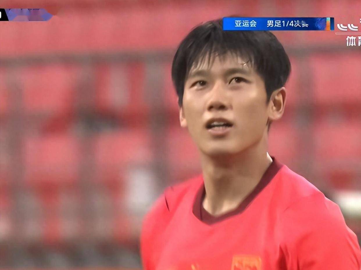 男足4强出3席！国足3-0晋级，半决赛却碰劲敌，难度大，泰国被淘汰