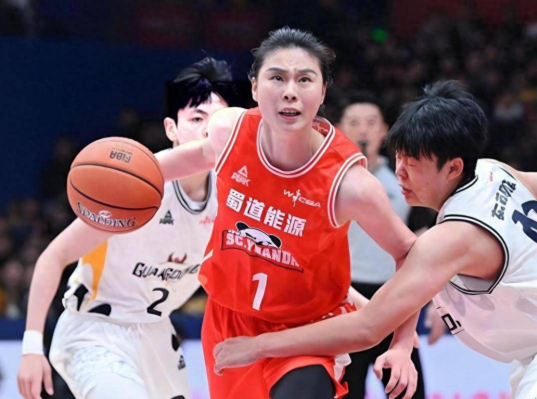 中国女篮亚运会：王思雨 张子宇100分，这5人或无缘国家队资格