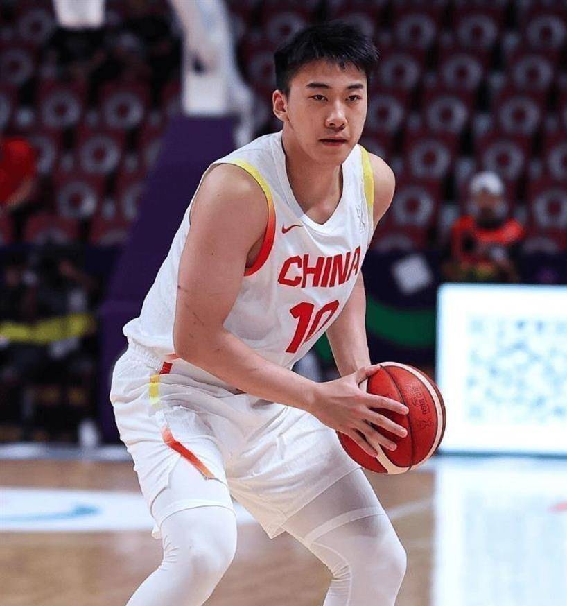 不打CBA了？中国男篮掀起留洋大潮，下赛季十多名小将奔赴海外NCAA联赛