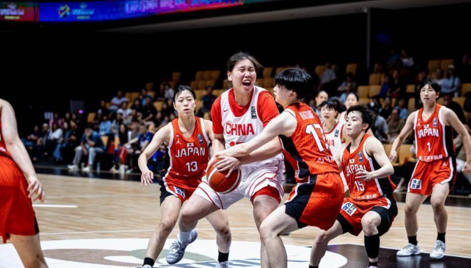 68-73憾负日本！中国女篮输掉关键卡位战，无缘直通四强