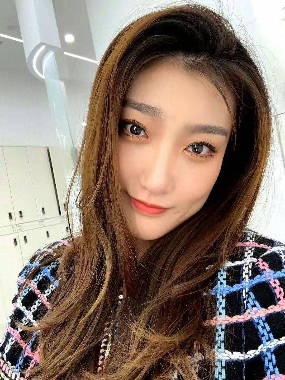 31岁李梦现状：连续落选，无球可打，早已身家过亿，四处旅游潇洒