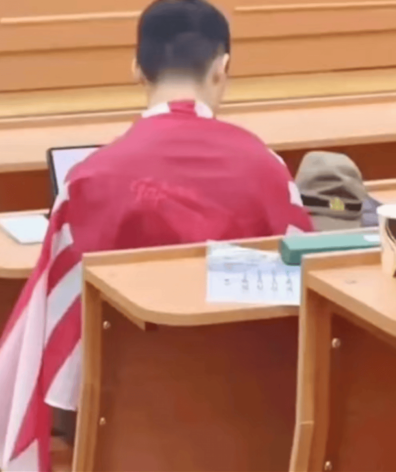 莫斯科大学中国学联通报“留学生身披旭日旗”：校方启动调查 -华闻时空