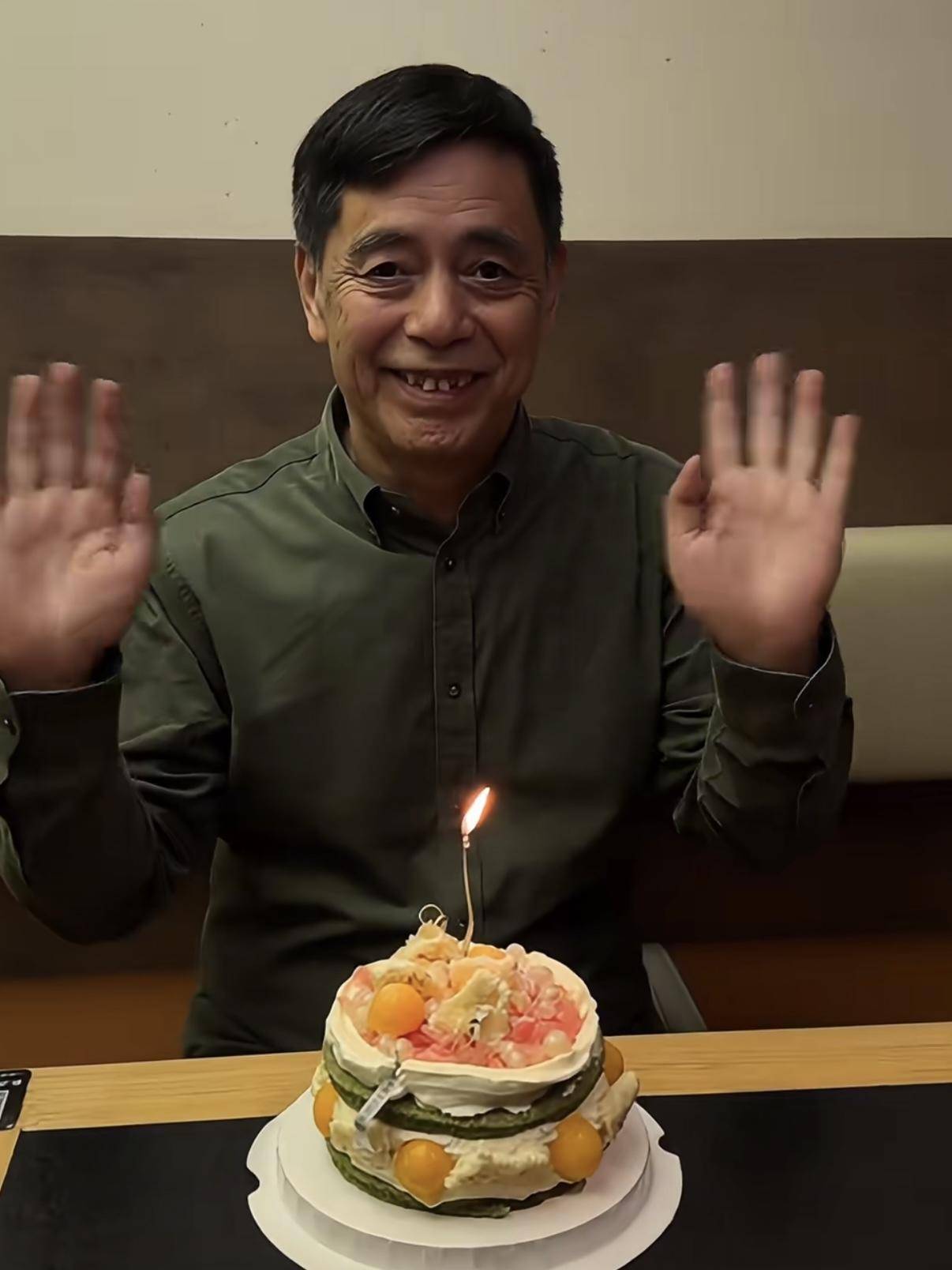 沈石溪74岁直播累垮?浙少社回应:调整安排(图1) 沈石溪74岁直播累垮?浙少社回应:调整安排(图1)