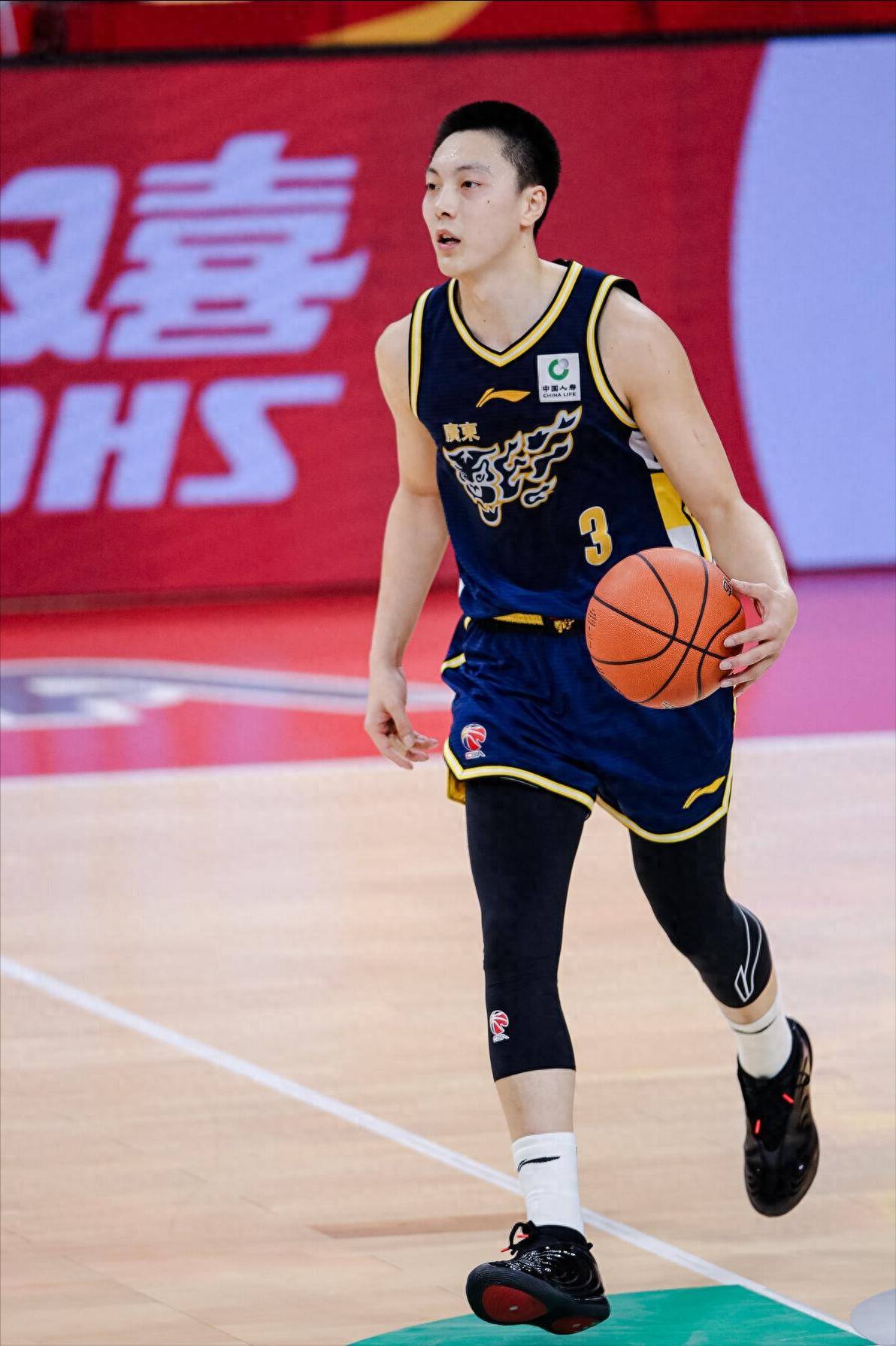 广东为什么差点输给江苏？胡明轩毫不客气说出原因，直接戳中要害