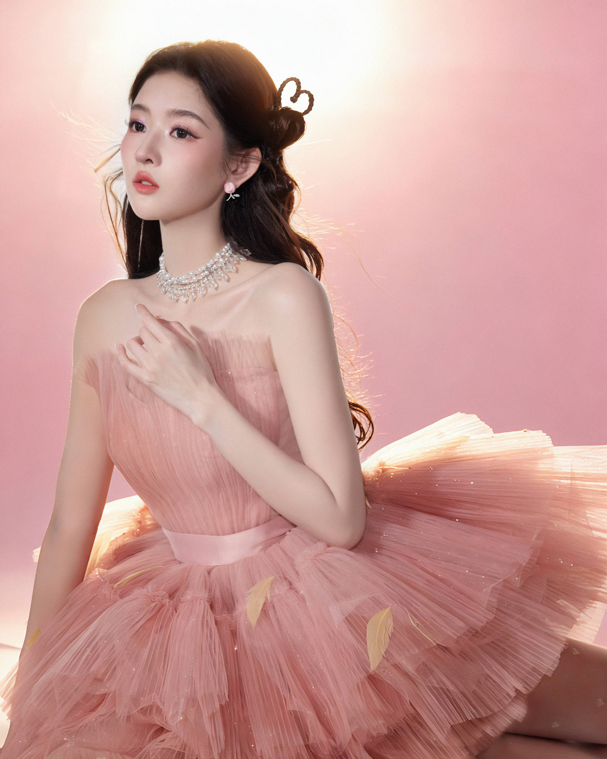 王玉雯穿纱裙化身八音盒仙子 用发丝比心好灵动